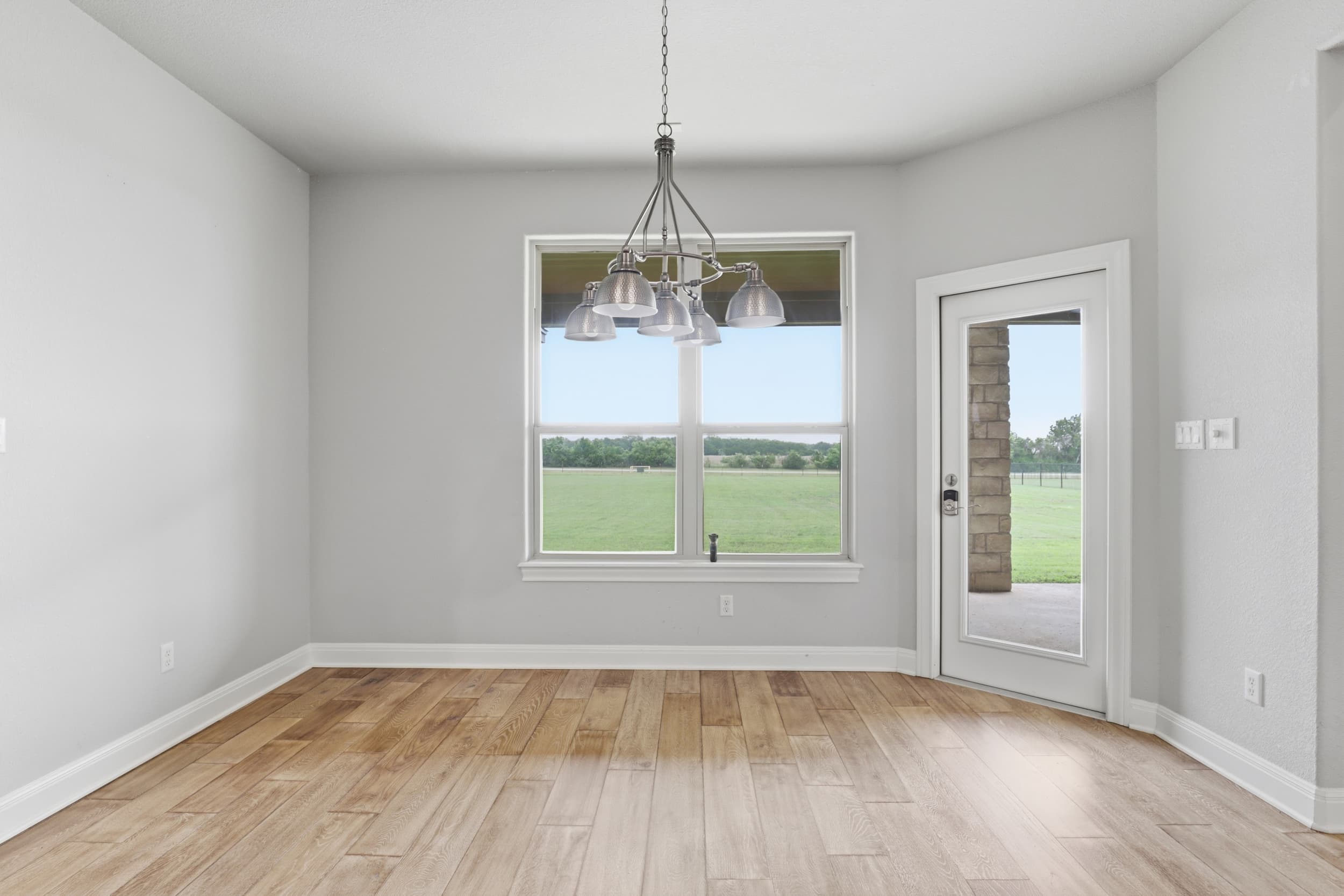2440 Greatwood Trl photo 8